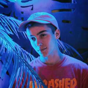 双乳被十几个男人吃奶的更新时间
